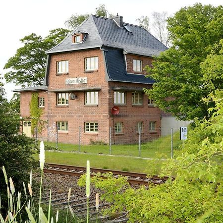 Bahnhof Hohen Mistorf Apartment Exterior foto