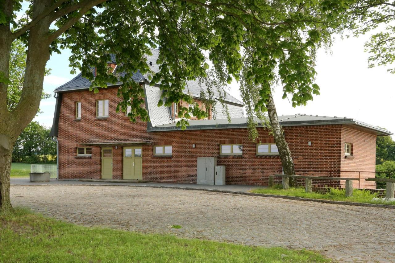 Bahnhof Hohen Mistorf Apartment Exterior foto