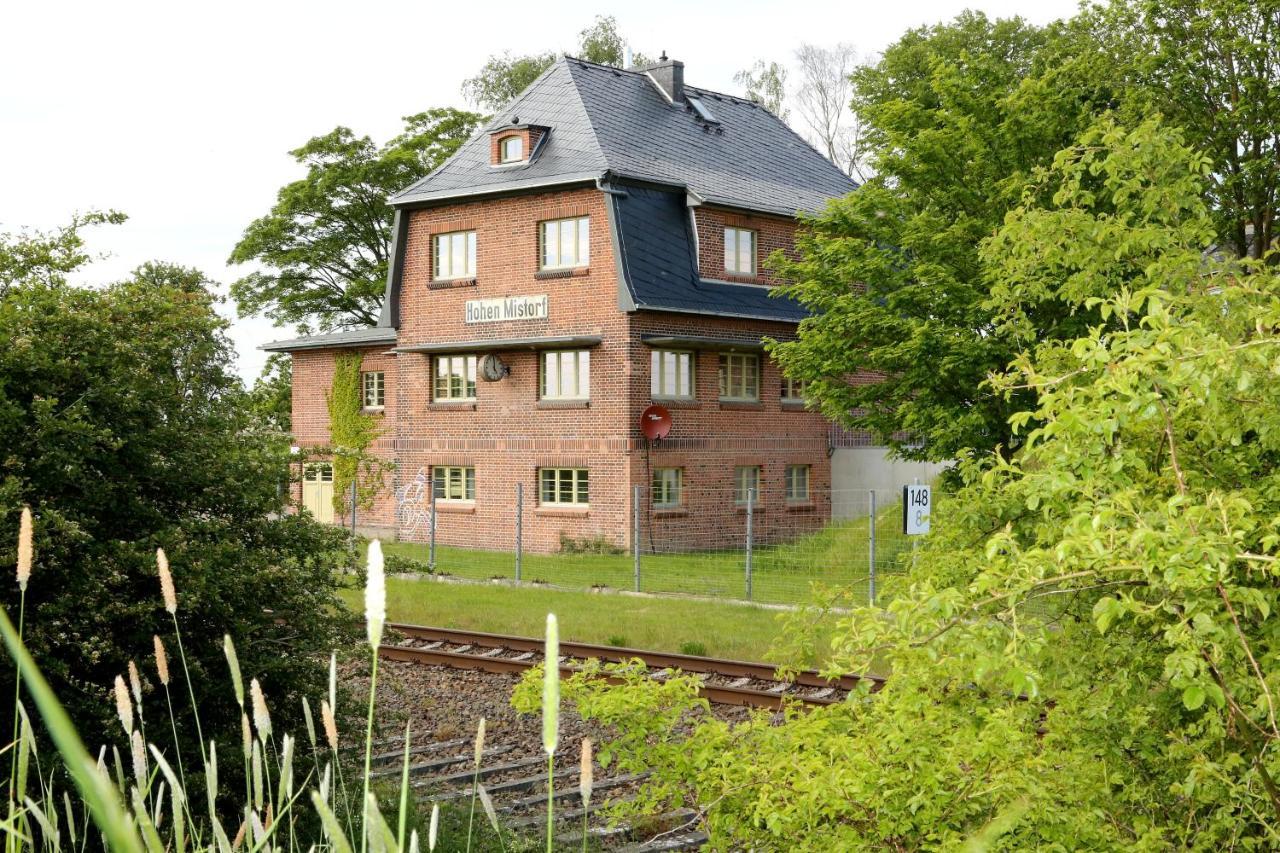 Bahnhof Hohen Mistorf Apartment Exterior foto